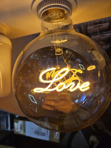 DESIGN LED IZZÓ FILAMENT AIGOSTAR 4W/E27/1800K LOVE FELIRATTAL